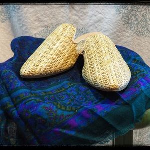 Restricted Straw Mules